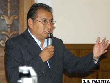 El gobernador Santos Tito, expresa su preocupación por el retraso del proyecto Puerto Seco