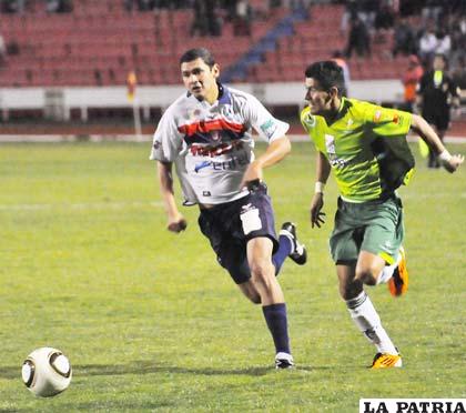 Una escena del partido donde Universitario venció