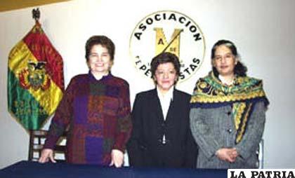 Ana María Romero, Aida Albarracín y Lupe Cajías