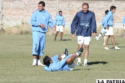 Jugadores de San José en el último entrenamiento, previo al cotejo de esta tarde