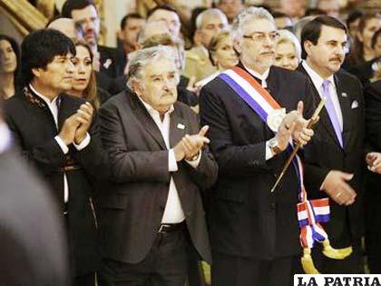 Presidentes de Bolivia y Uruguay acompañaron al presidente de Paraguay, Fernando Lugo a una misa 