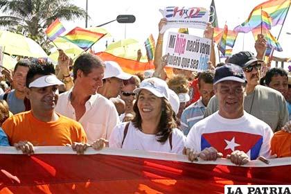 Mariela Castro, hija del presidente cubano Raúl Castro, encabeza una marcha en La Habana en conmemoración del Día Mundial de la Lucha contra la Homofobia 