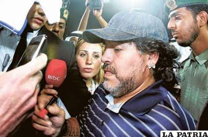 Maradona a su llegada a Dubái