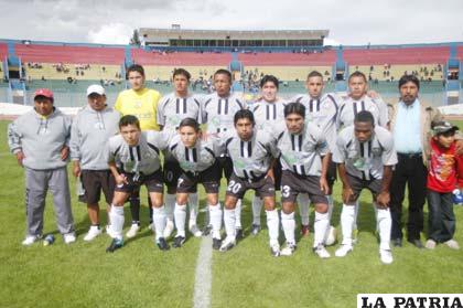 Equipo de Oruro Royal, a un paso de la clasificación