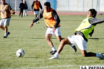 Marcos Paz y Luis Palacios, jugadores de San José