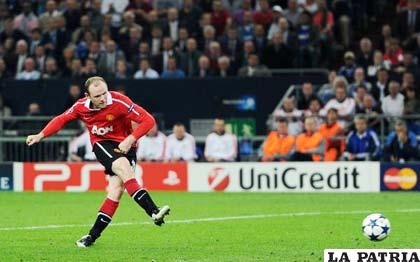 Rooney delantero del Manchester