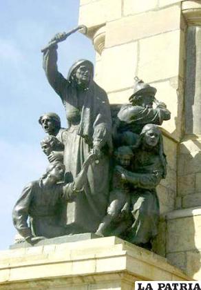 Monumento a las Heroínas de la Coronilla en Cochabamba