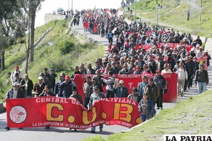 Imagen de archivo de trabajadores pidiendo un salario justo en Bolivia (Foto: megalink.biz)