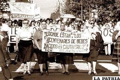 Madres de Plaza de Mayo recordaron el nacimiento de su organización (Foto: encontrarte.aporrea.org)