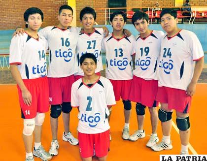 Integrantes del equipo juvenil de Anglo Americano (Foto: APG)