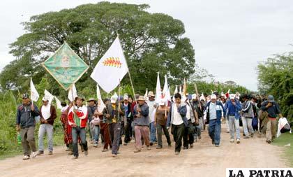 Indígena del Tipnis pretenden dialogar con los representantes de distintos países que participen en la  Asamblea de la OEA a realizarse del 3 al 5 de junio en Cochabamba (Foto APG)