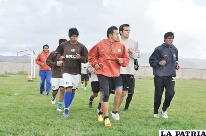 Entrenamiento del equipo de San José previo al cotejo de esta tarde 