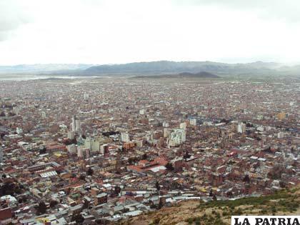 PDM, según la alcaldesa Pimentel, debe incorporar obras de magnitud para Oruro