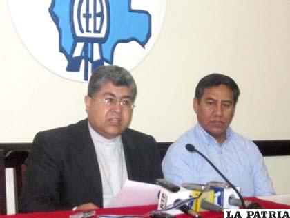 Monseñor Oscar Aparicio convocó al diálogo para solucionar conflictos en el país (ANF)