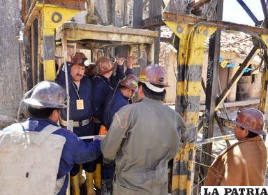 Concejales ingresaron al nivel 340 de la mina Santa Rita