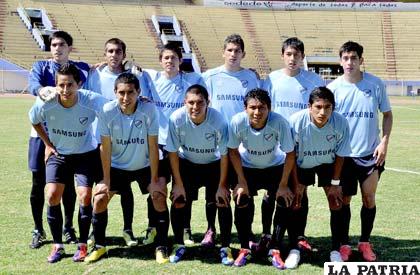 Jugadores juveniles de Bolívar (foto: APG)