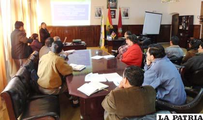 Comité Cívico se reúne con Gobernación para tratar proyecto Puerto Seco