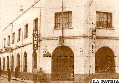 Anteproyecto de la maqueta del Edificio Hansa que fue construido el año 1981 en la ciudad de La Paz