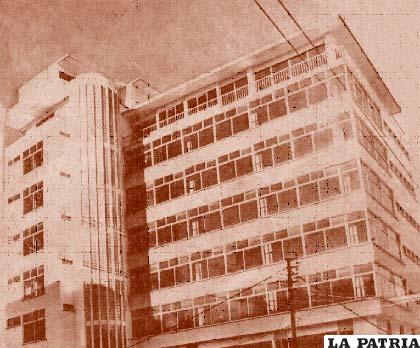 Edificio inaugurado el año 1977 en la ciudad de La Paz, donde funcionaba la sede principal de la extinta empresa McDonald & (Bolivia) S.A