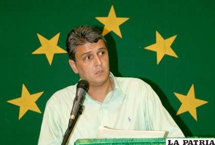 Ernesto Suárez Sattori, a tiempo de renunciar a su cargo, dijo que espera que el Tribunal Supremo Electoral convoque a nuevas elecciones /APG