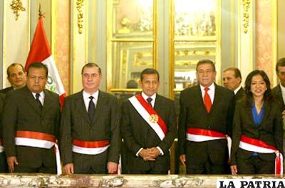 El presidente de Perú, Ollanta Humala posesionó a dos nuevos ministros /inforegion.pe