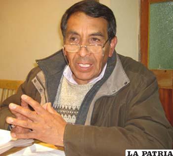 José Verduguez Tudela, miembro de la Asociación de Anestesiólogos de Oruro