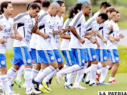 La selección de Paraguay llegará con anticipación a La Paz para realizar sus entrenamientos previos al cotejo ante Bolivia (foto: terra.cl)