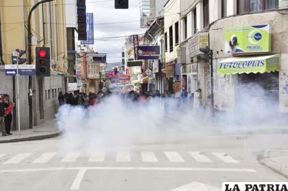 Los petardos u dinamitas utilizadas durante las marchas contaminan el ambiente