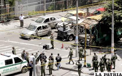 Imagen de lo sucedido en atentado que provocó la muerte de dos personas y medio centenar de heridos /aztecanoticias.com.mx