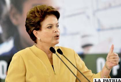 La presidenta Dilma Rousseff, constituirá una comisión que investigará las violaciones de los derechos humanos /paginaglobal.blogspot.com