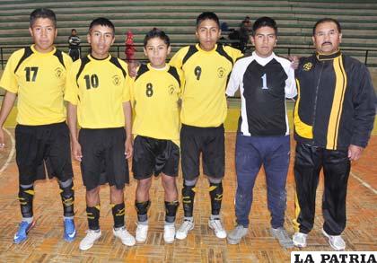 Integrantes del equipo del colegio Ignacio León