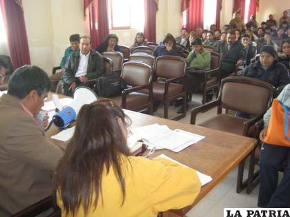 Los profesionales rechazan preacuerdo en asamblea