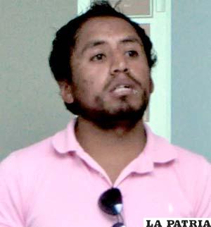 Emilio Ayllón, presidente de la Asociación Civil Equidad TLGB de Oruro