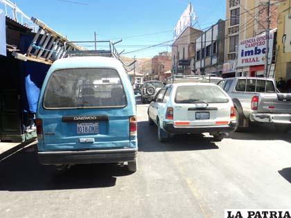 El vehículo de Coteor permaneció en ese lugar por varios minutos