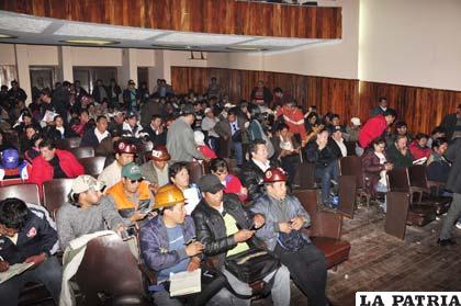 Dirigentes de varios sindicatos del país se reunieron en Oruro
