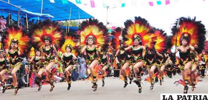 Belleza y colorido en la danza de los Tobas