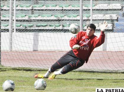 Carlos Lampe quiere ser titular en la Selección (foto: APG)