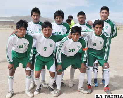Jugadores del equipo Gualberto Villarroel