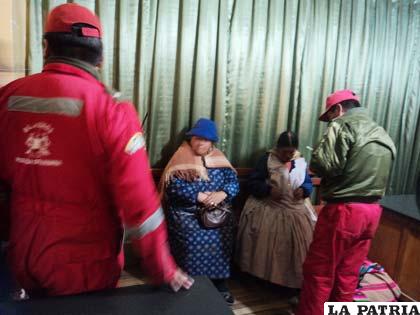 Bomberos escoltaron a la agresora y la víctima hasta la Felcc