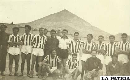 El equipo de Oruro Royal en Potosí el 15 de mayo de 1949 (foto: archivo)