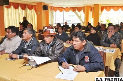 Representantes de instituciones mineras participaron del foro sobre el Estatuto Autonómico