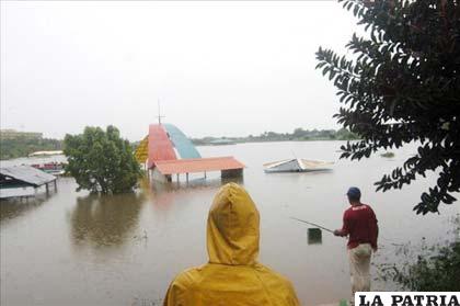 Más de 8.000 personas han sido evacuadas en el centro de la Isla a causa del temporal de intensas lluvias que ha azotado esa región en los últimos días /EFE