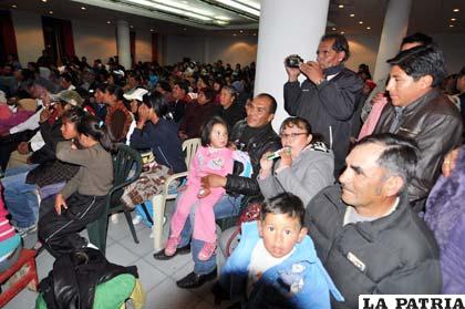 Escuela de padres busca mejorar comunicación familiar