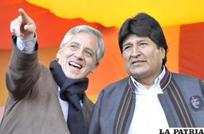 Presidente de Bolivia, Evo Morales, junto al vicepresidente Álvaro García Linera