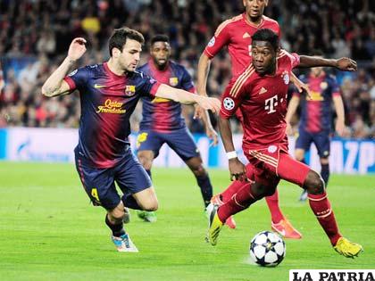 Una acción del partido en el cual Bayern fue superior a Barcelona