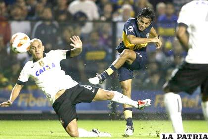 Nicolás Blandi fue el autor del único gol de Boca ante Corinthians