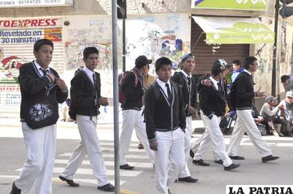 Estudiantes, desde el lunes, ingresarán a clases en horario de invierno