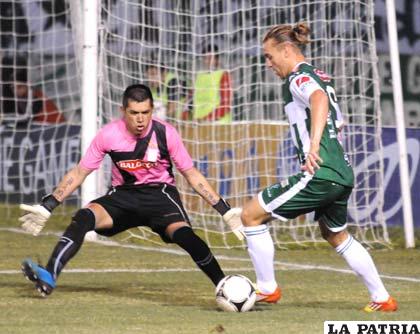Danilo Carando, delantero de Oriente Petrolero