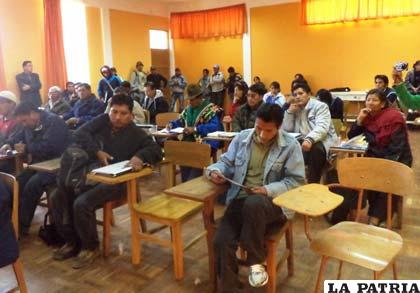 Participantes del taller para mejorar la cadena productiva de la quinua en Oruro