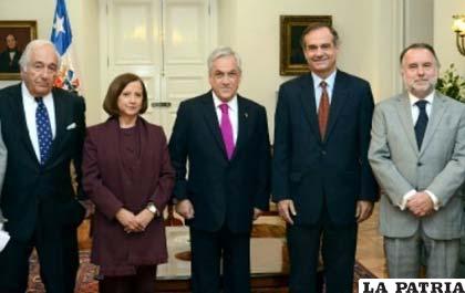 Presidente Sebastián Piñera y los excancilleres